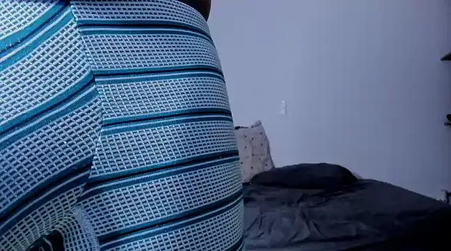 Snapshot of Cloudy_pigDude chatting on 02/02/25, 10:24 Cloudy pigDude online show from 02/02/25, 10:24