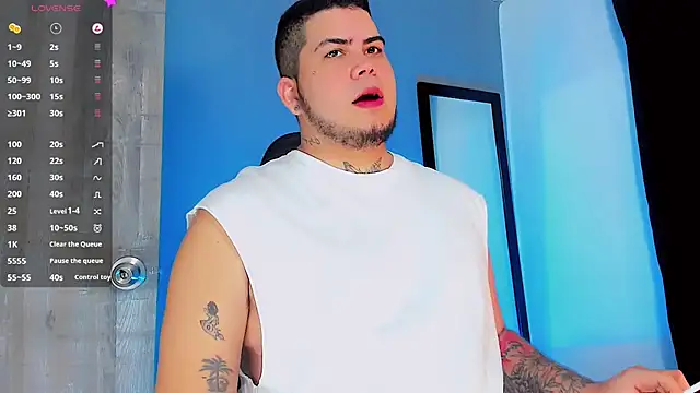 Snapshot of Thomas_chubbyxhot chatting on 01/11/25, 01:06 Thomas chubbyxhot online show from 01/11/25, 01:06