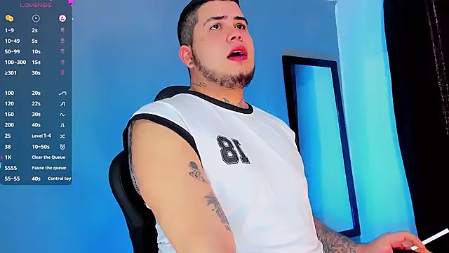 Snapshot of Thomas_chubbyxhot chatting on 01/11/25, 09:15 Thomas chubbyxhot online show from 01/11/25, 09:15