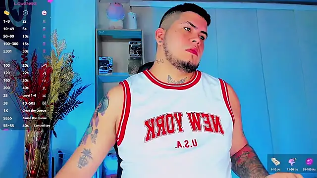 Snapshot of Thomas_chubbyxhot chatting on 02/13/25, 05:48 Thomas chubbyxhot online show from 02/13/25, 05:48