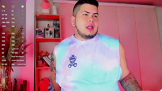 Snapshot of Thomas_chubbyxhot chatting on 02/15/25, 06:12 Thomas chubbyxhot online show from 02/15/25, 06:12