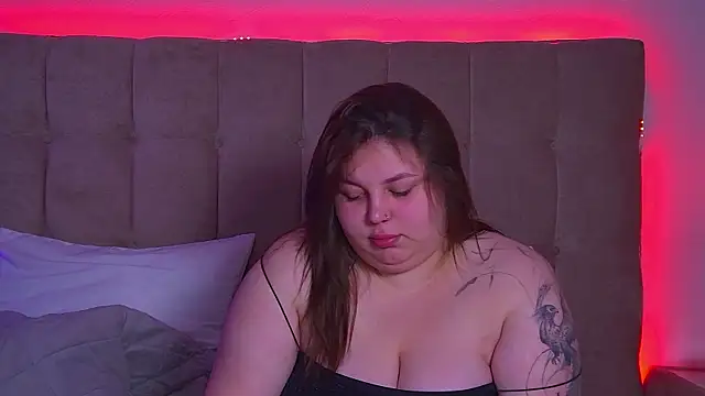 Snapshot of LillianKim chatting on 02/07/25, 06:45 LillianKim online show from 02/07/25, 06:45