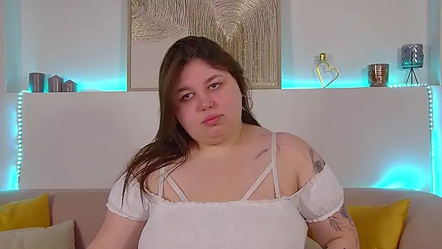 Snapshot of LillianKim chatting on 03/10/25, 06:34 LillianKim online show from 03/10/25, 06:34