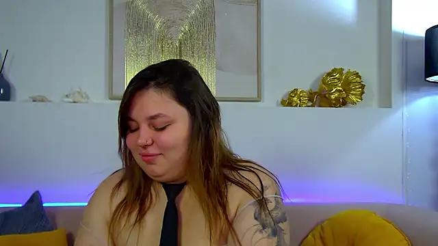 Snapshot of LillianKim chatting on 10/17/25, 06:43 LillianKim online show from 10/17/25, 06:43