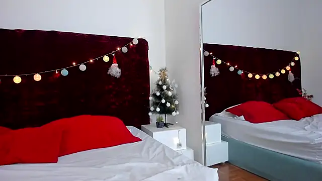 marianaaguii online show from 12/12/24, 12:55