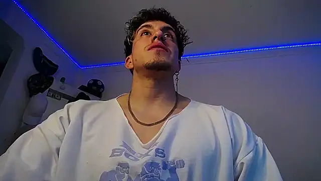 strongboy  online show from 10/18/25, 08:09