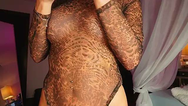 Snapshot of Katyerave chatting on 10/29/25, 08:54 Katyerave online show from 10/29/25, 08:54