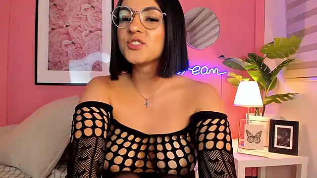 Snapshot of SoySaraa chatting on 03/18/25, 11:30 SoySaraa online show from 03/18/25, 11:30