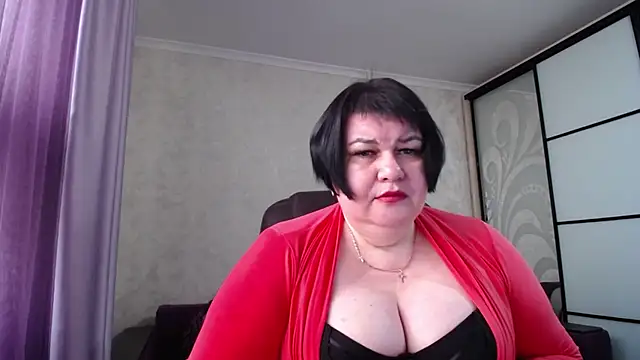 JuicyLady Di online show from 10/28/25, 05:22