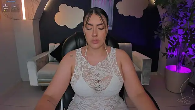 Snapshot of MartinnaBonnet chatting on 02/04/25, 04:39 MartinnaBonnet online show from 02/04/25, 04:39