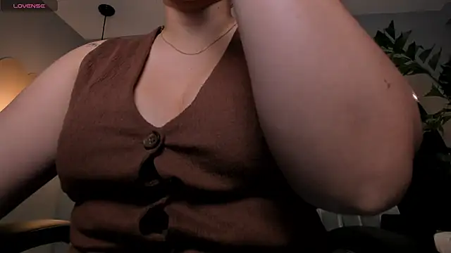 Snapshot of MartinnaBonnet chatting on 03/11/25, 11:33 MartinnaBonnet online show from 03/11/25, 11:33