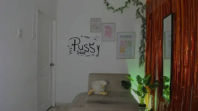 hornyprincess   online show from 10/20/25, 06:08