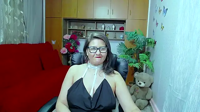 Snapshot of LucilleFenlys chatting on 12/06/24, 04:14 LucilleFenlys online show from 12/06/24, 04:14
