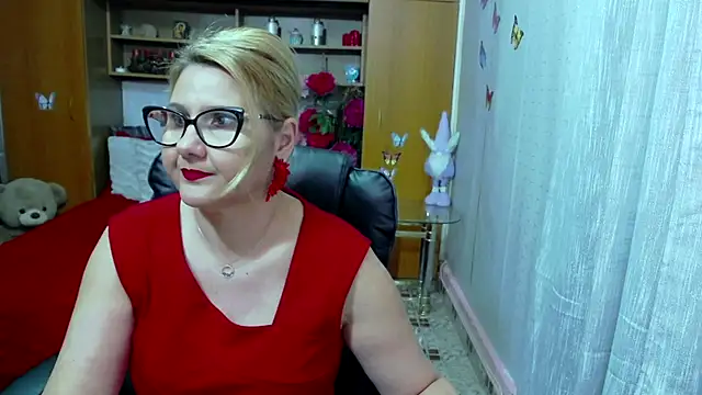 Snapshot of LucilleFenlys chatting on 01/13/25, 05:44 LucilleFenlys online show from 01/13/25, 05:44