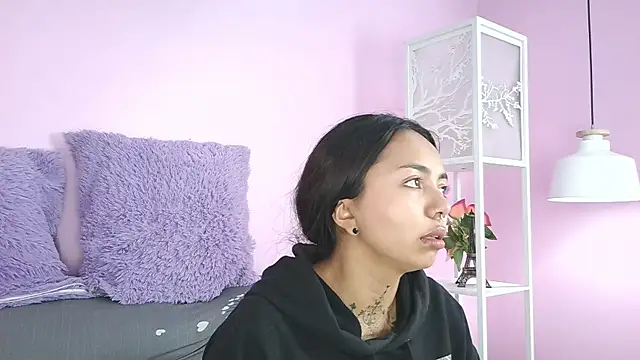 miss soffi  online show from 11/22/25, 12:26