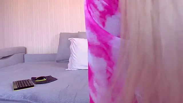 Snapshot of elza_mature chatting on 02/23/25, 12:37 elza mature online show from 02/23/25, 12:37