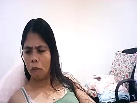 Snapshot of pinay_milfxx chatting on 09/26/25, 01:20 pinay milfxx online show from 09/26/25, 01:20