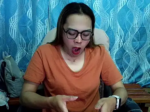 Snapshot of Your_PrettyGirlxxx chatting on 09/19/25, 12:02 Your PrettyGirlxxx online show from 09/19/25, 12:02