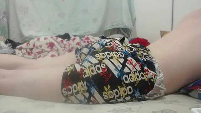 Snapshot of Kittywhiteass chatting on 03/17/25, 08:18 Kittywhiteass online show from 03/17/25, 08:18
