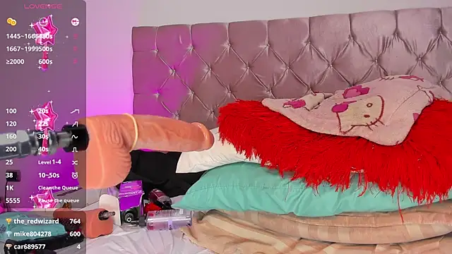 KloeePraga online show from 12/28/24, 10:23