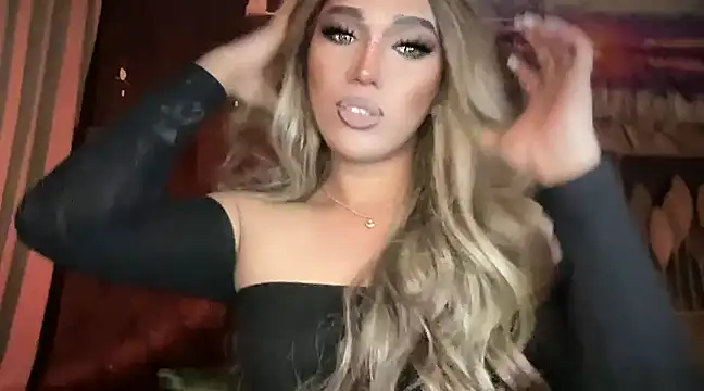 Snapshot of Lo_la_69 chatting on 01/17/25, 05:00 Lo la 69 online show from 01/17/25, 05:00