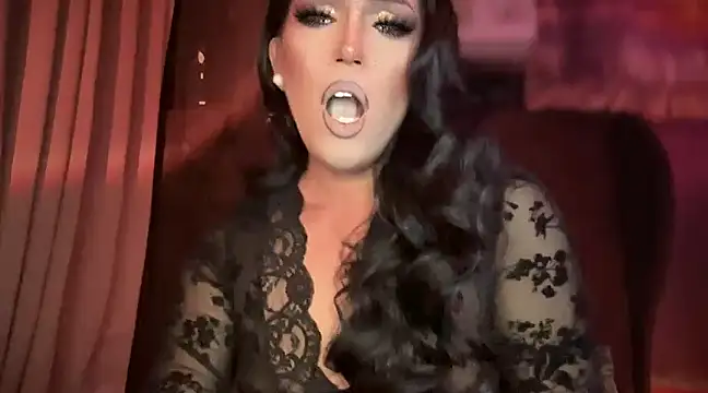 Snapshot of Lo_la_69 chatting on 02/15/25, 06:02 Lo la 69 online show from 02/15/25, 06:02