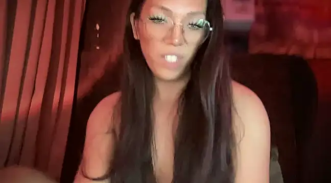 Snapshot of Lo_la_69 chatting on 03/04/25, 10:02 Lo la 69 online show from 03/04/25, 10:02