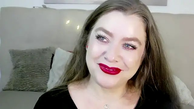 Snapshot of PetersEmily chatting on 12/12/24, 04:10 PetersEmily online show from 12/12/24, 04:10