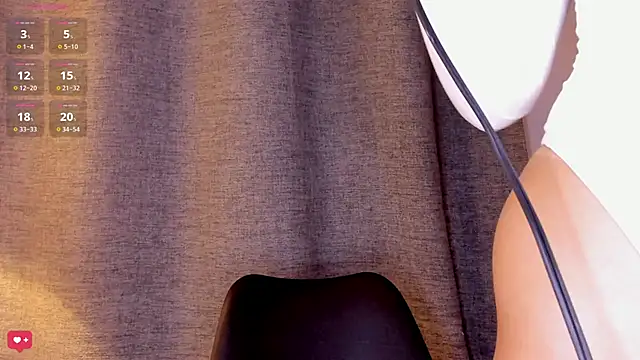 Assh lee  online show from 10/20/25, 01:11