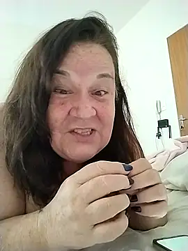 Yaya Mineira online show from 10/08/25, 03:20