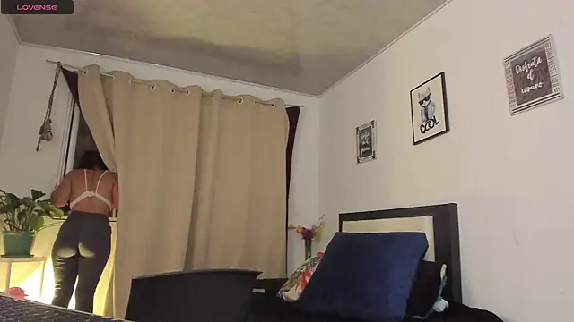 Snapshot of alicia_rouusel chatting on 12/22/24, 01:01 alicia rouusel online show from 12/22/24, 01:01
