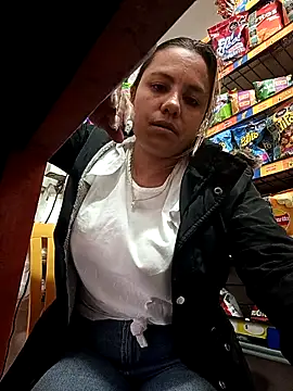 Snapshot of naugtyqueen chatting on 02/25/25, 10:07 naugtyqueen online show from 02/25/25, 10:07