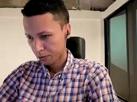 Snapshot of EL-CHICLE-TV chatting on 09/20/25, 11:50 EL-CHICLE-TV online show from 09/20/25, 11:50
