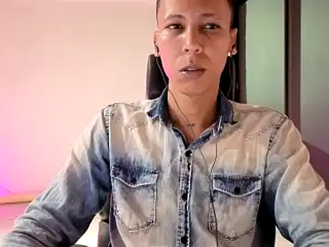 Snapshot of EL-CHICLE-TV chatting on 09/25/25, 06:17 EL-CHICLE-TV online show from 09/25/25, 06:17