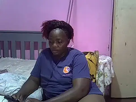 Snapshot of Ebonyceline chatting on 01/16/25, 10:12 Ebonyceline online show from 01/16/25, 10:12