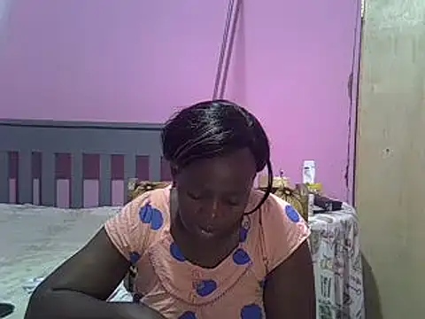 Snapshot of Ebonyceline chatting on 01/29/25, 06:28 Ebonyceline online show from 01/29/25, 06:28