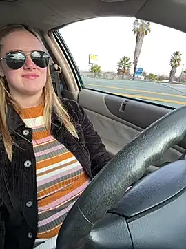 Snapshot of ClumsyLink chatting on 12/24/24, 07:44 ClumsyLink online show from 12/24/24, 07:44