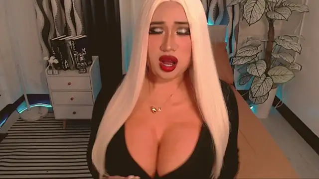 Snapshot of TsDominantCumloader chatting on 10/26/25, 05:41 TsDominantCumloader online show from 10/26/25, 05:41