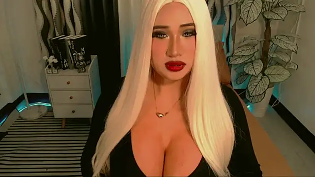 Snapshot of TsDominantCumloader chatting on 11/15/25, 04:32 TsDominantCumloader online show from 11/15/25, 04:32