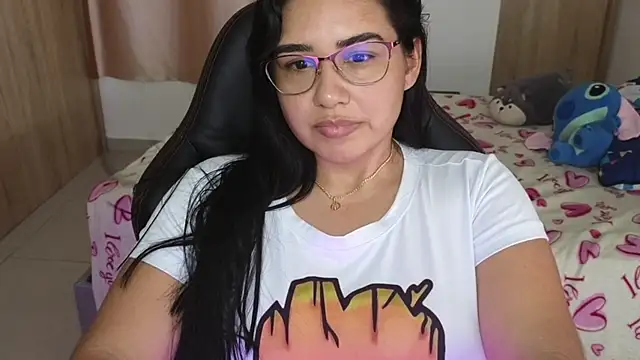 Snapshot of _anastasia chatting on 02/16/25, 12:19 anastasia online show from 02/16/25, 12:19