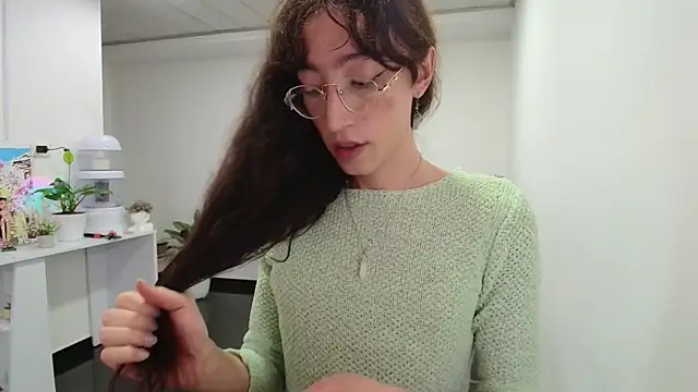 Snapshot of NicoleCortez chatting on 12/15/24, 04:07 NicoleCortez online show from 12/15/24, 04:07