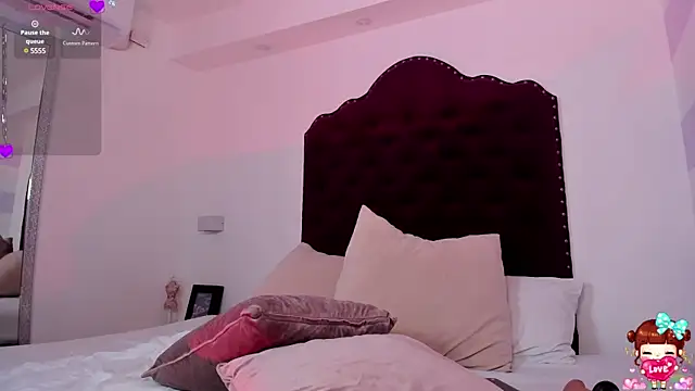 Snapshot of lucyycy chatting on 02/15/25, 08:43 lucyycy online show from 02/15/25, 08:43