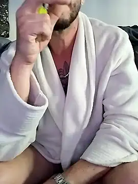 Snapshot of LoGaNfree88 chatting on 01/25/25, 05:08 LoGaNfree88 online show from 01/25/25, 05:08