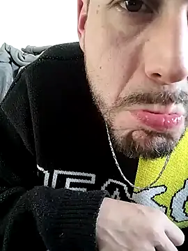 Snapshot of LoGaNfree88 chatting on 02/05/25, 01:44 LoGaNfree88 online show from 02/05/25, 01:44