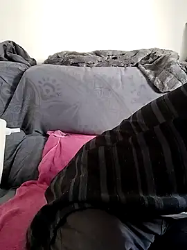 Snapshot of LoGaNfree88 chatting on 02/11/25, 10:15 LoGaNfree88 online show from 02/11/25, 10:15