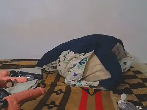 Cutteychiky online show from 11/26/25, 08:21