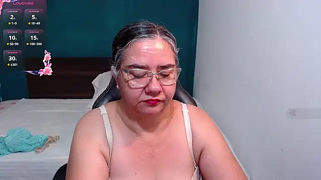 scaelettdubois online show from 10/07/25, 12:19