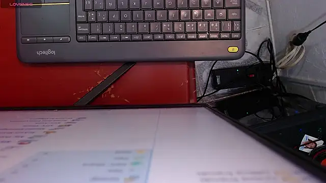 scaelettdubois online show from 11/09/25, 01:15