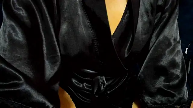 tiffanystonne online show from 10/30/25, 03:24