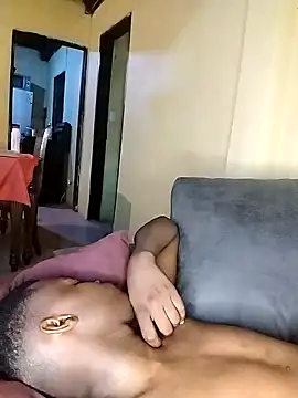 Snapshot of Ellonson chatting on 12/05/24, 12:30 Ellonson online show from 12/05/24, 12:30